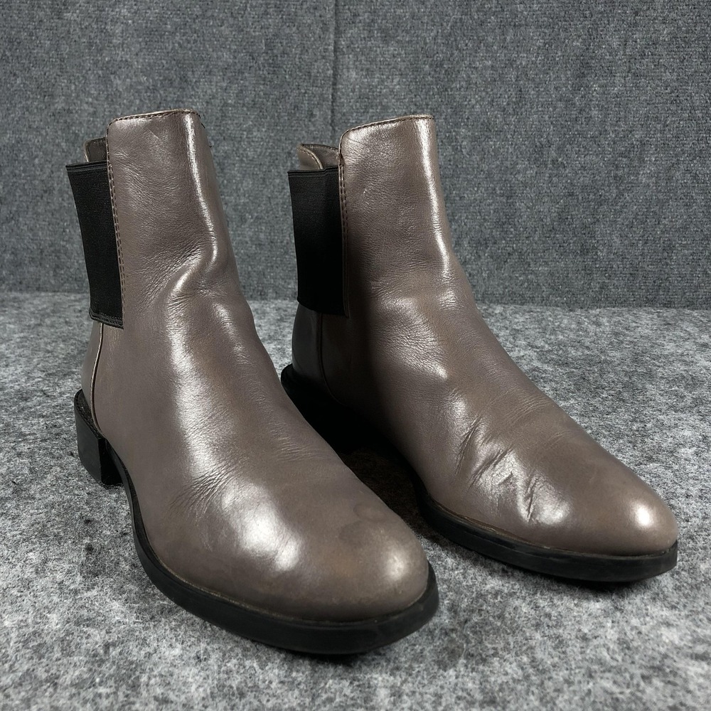 Clarks Chelsea Boots Womens 8 Gray Leather Ankle Elastic Comfort EU 39 26110786